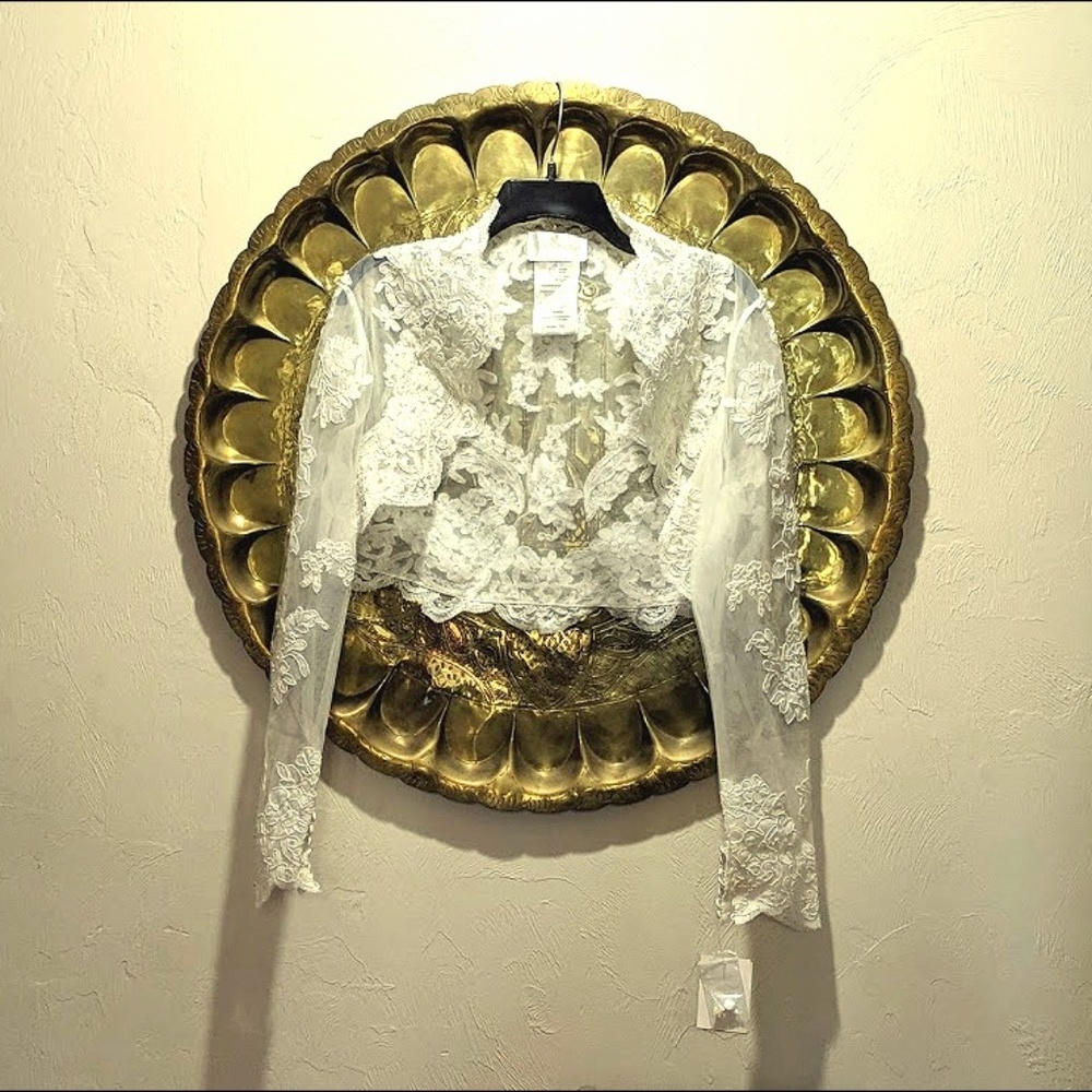 NWT David's Bridal Ivory Lace and Pearl Bolero L